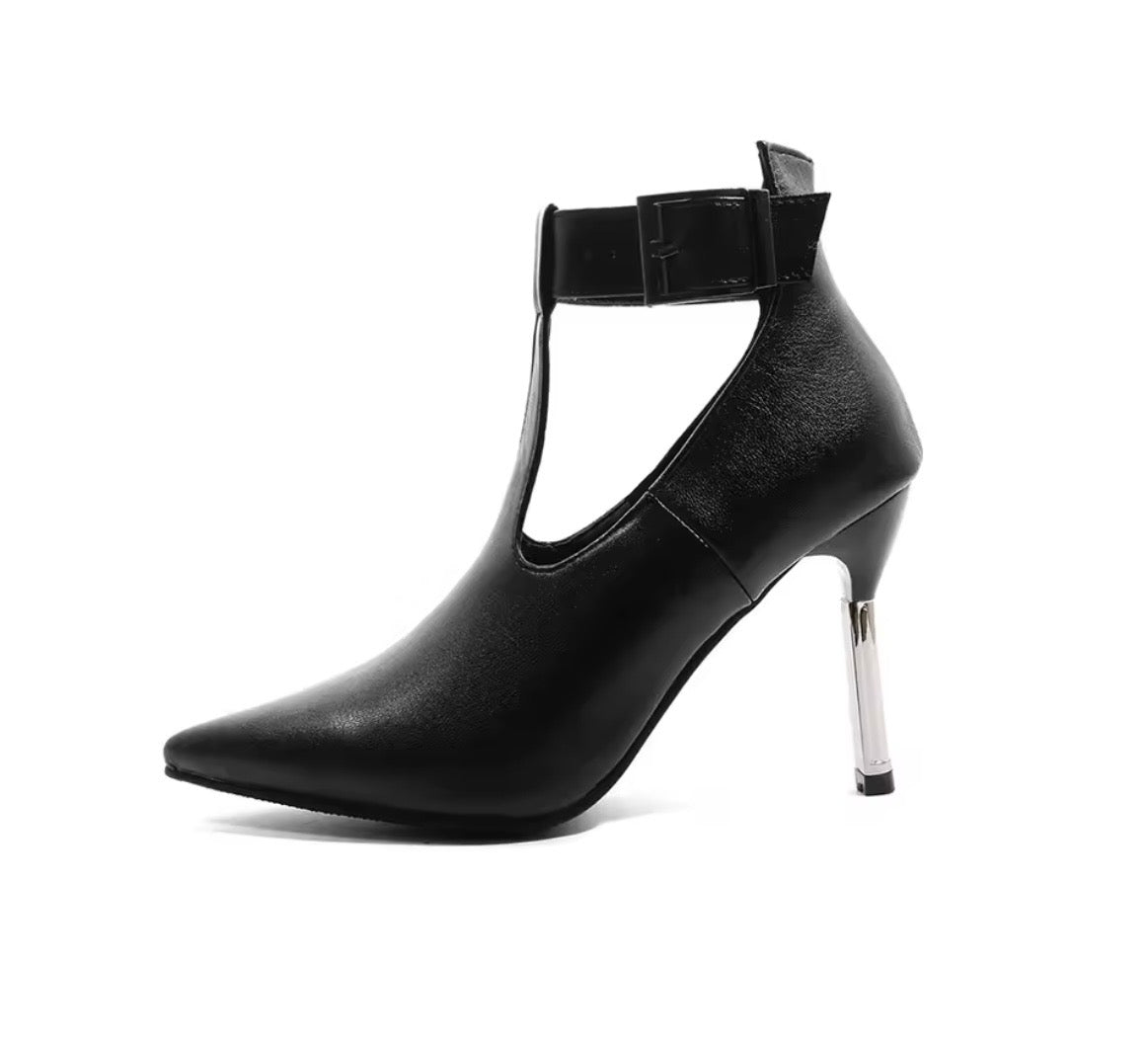 Leanne Heels