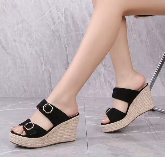 Keira Wedge