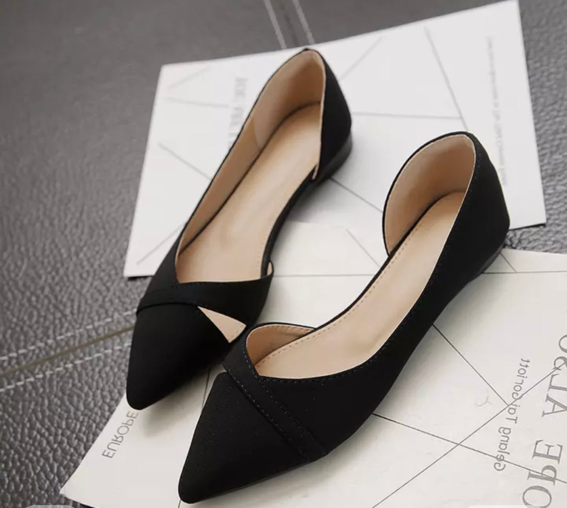 Flat black pumps ladies